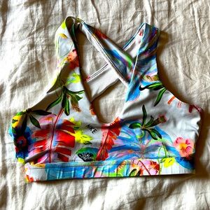 Nike Crossback Sports bra - tropical print. Like new. Women’s medium